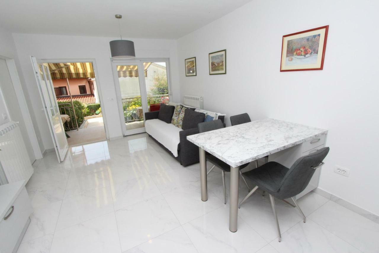Rooms&Apartments Bella Vista Rovigno Esterno foto