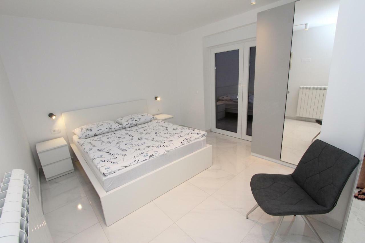 Rooms&Apartments Bella Vista Rovigno Esterno foto